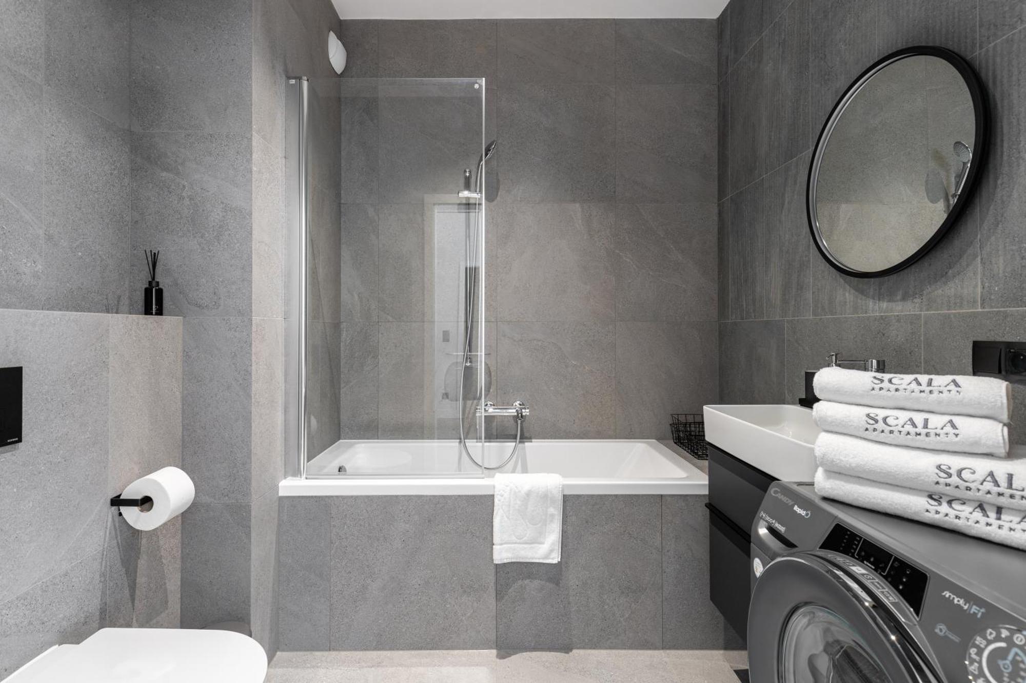 Scala City Center Apartments With Parking By Lion Apartments Danzica Esterno foto